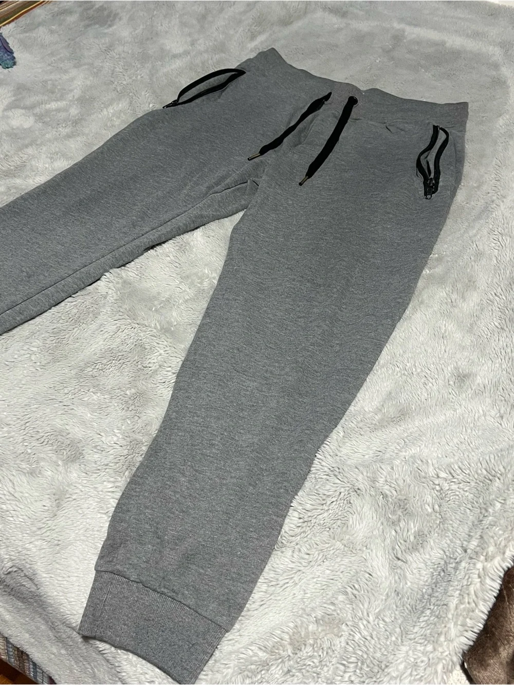 Aeropostale Gray Mens Jogger Sweatpants with Black Drawstrings